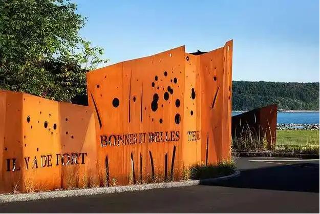 西青锈钢板景观